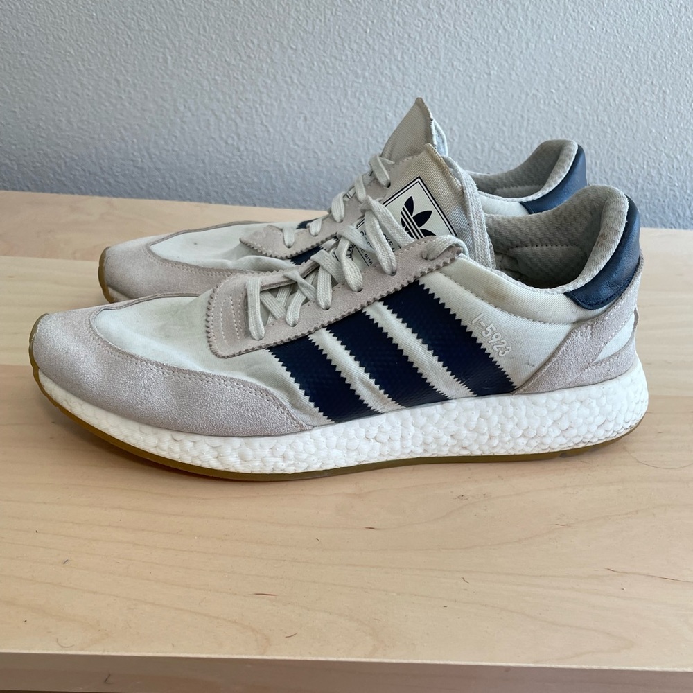 Adidas I 5923 in White/navy/Gum
